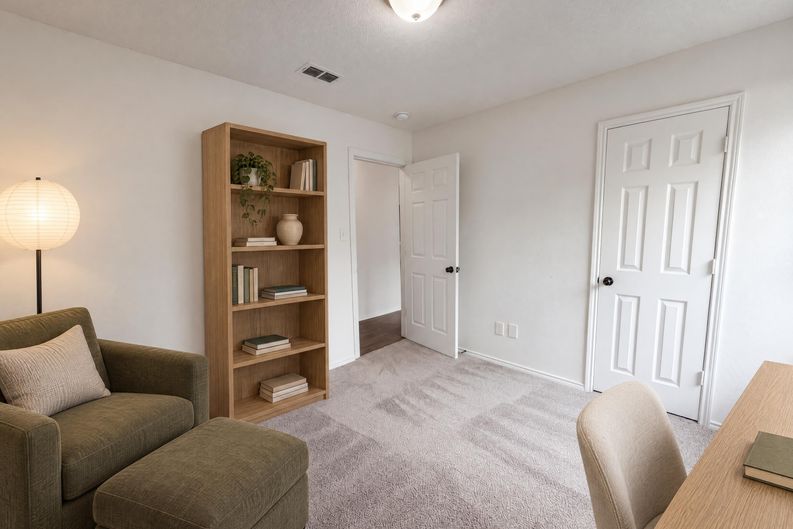 Photo 14 of 31 of 1033 Olivewood Ln, Fort Worth, TX