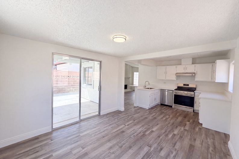 Photo 13 of 34 of 2304 Sabroso St, Las Vegas, NV
