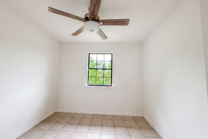 Photo 10 of 16 of 912 Hackberry St, Copperas Cove, TX