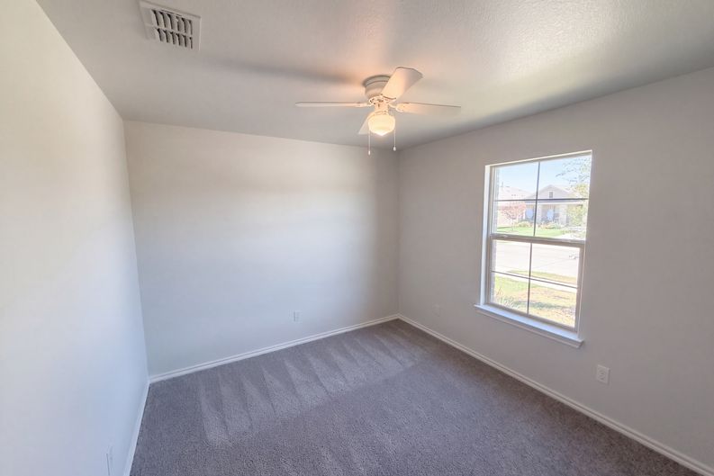 Photo 14 of 27 of 517 Bronze Cir W, Springtown, TX