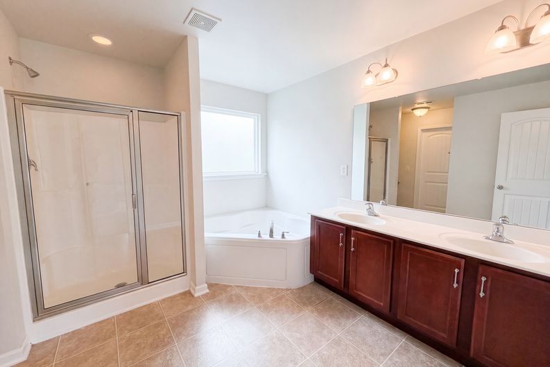 Photo 11 of 17 of 612 Turmeric Ln, Durham, NC