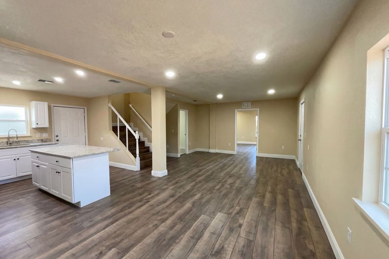 Photo 8 of 22 of 546 Gifford Ct, Deltona, FL