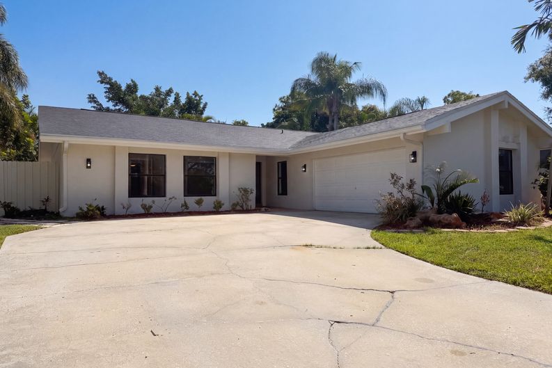 Photo 18 of 22 of 888 Brightwood Way, Wellington, FL