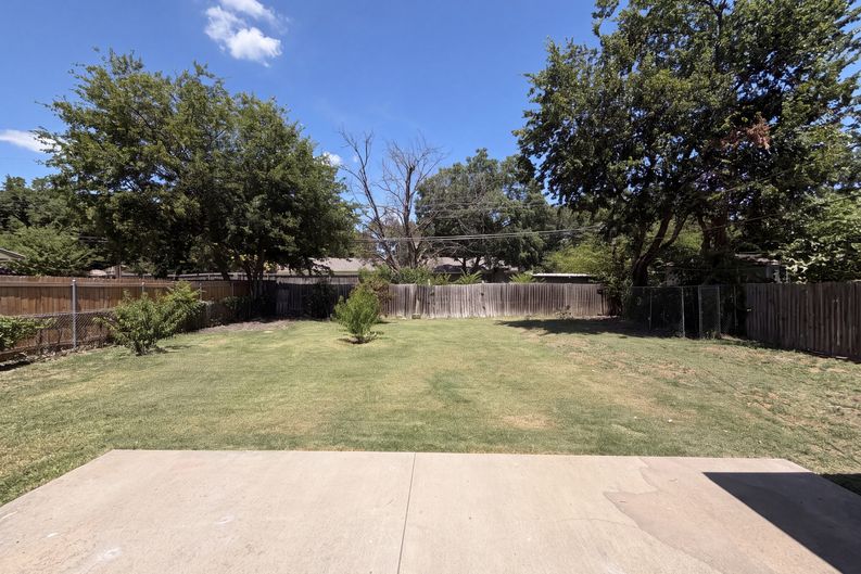 Photo 17 of 20 of 2415 Barnes Bridge Rd, Dallas, TX