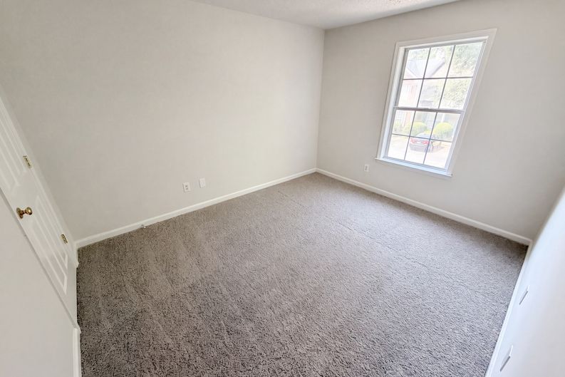 Photo 18 of 30 of 9155 Nesbit Ferry Rd, Alpharetta, GA