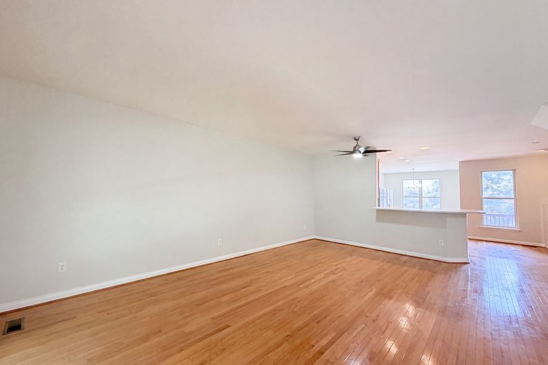 Photo 11 of 27 of 1031 Cutter St, Cincinnati, OH