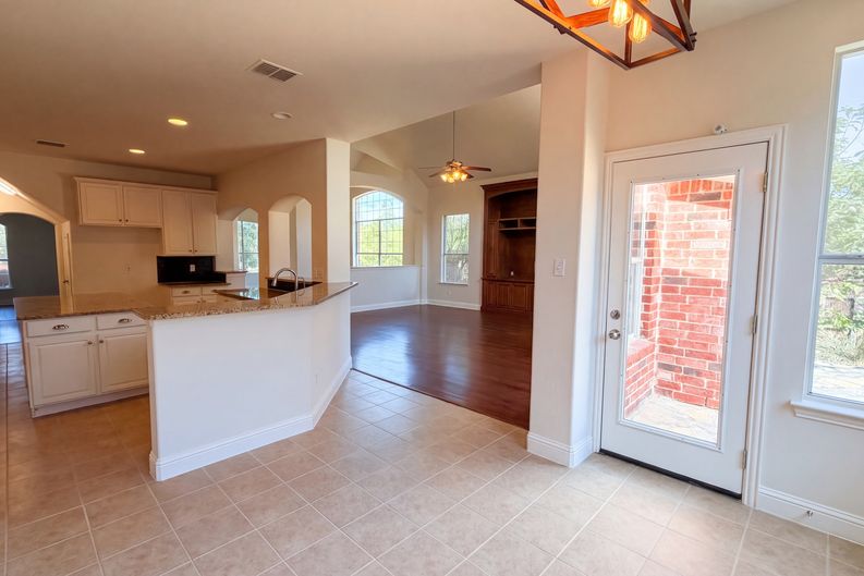 Photo 11 of 24 of 2446 Chesterfield Rd, Garland, TX