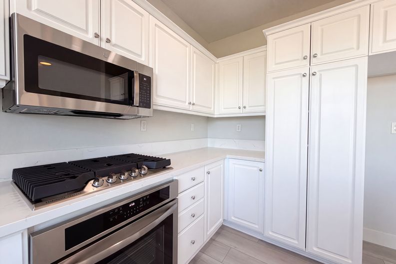 Photo 10 of 25 of 27920 Periwinkle Ln, Valencia, CA