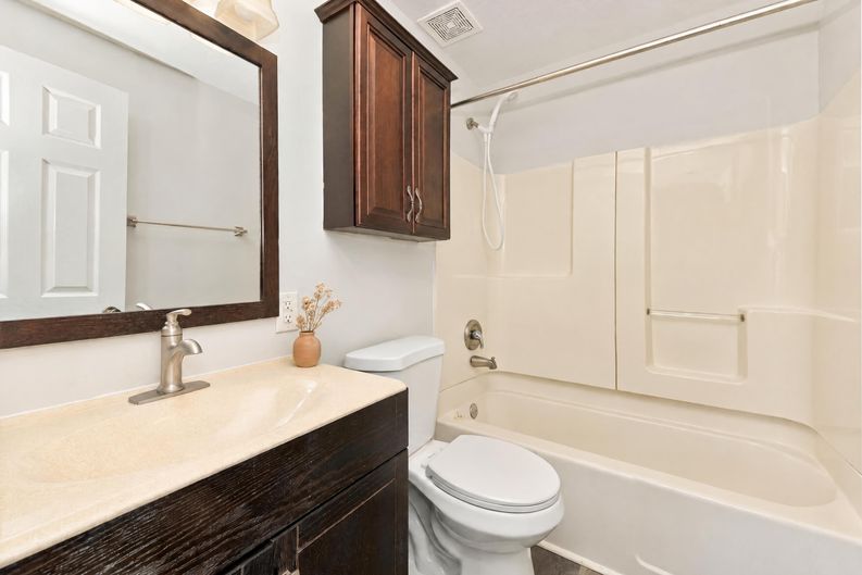 Photo 12 of 21 of 1207 W Spring Valley Pike, Dayton, OH