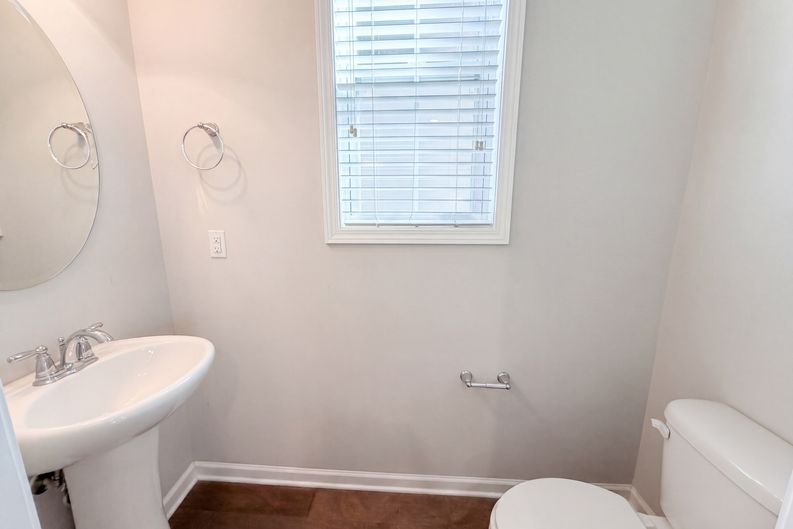 Photo 13 of 21 of 415 Prestige Ct, Pleasant View, TN