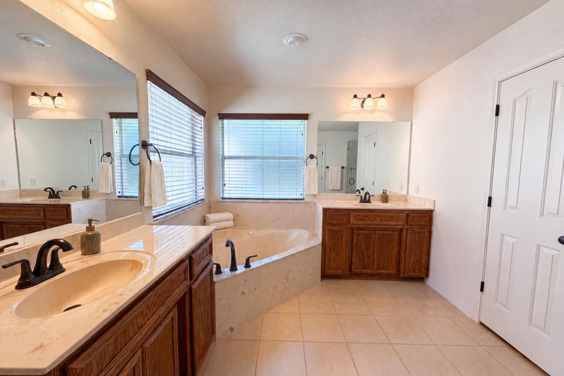 Photo 8 of 17 of 5415 Foxhill Rd, Temple, TX