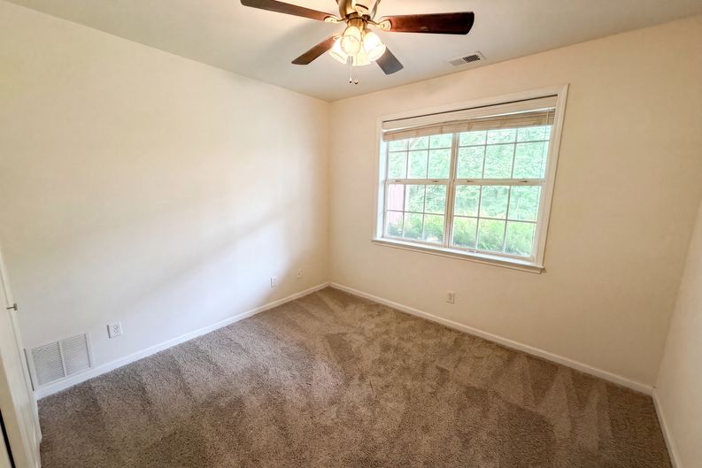 Photo 18 of 29 of 4660 Creekside Villas Way SE, Smyrna, GA