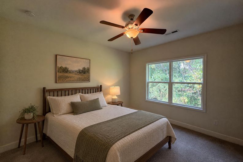 Photo 13 of 22 of 2043 Pinecrest Dr, Nashville, TN