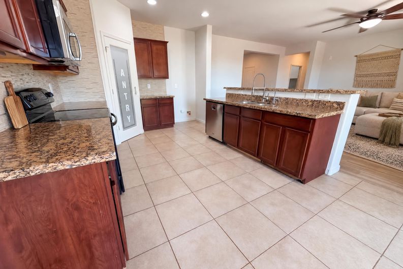 Photo 7 of 40 of 7025 S 251st Dr, Buckeye, AZ