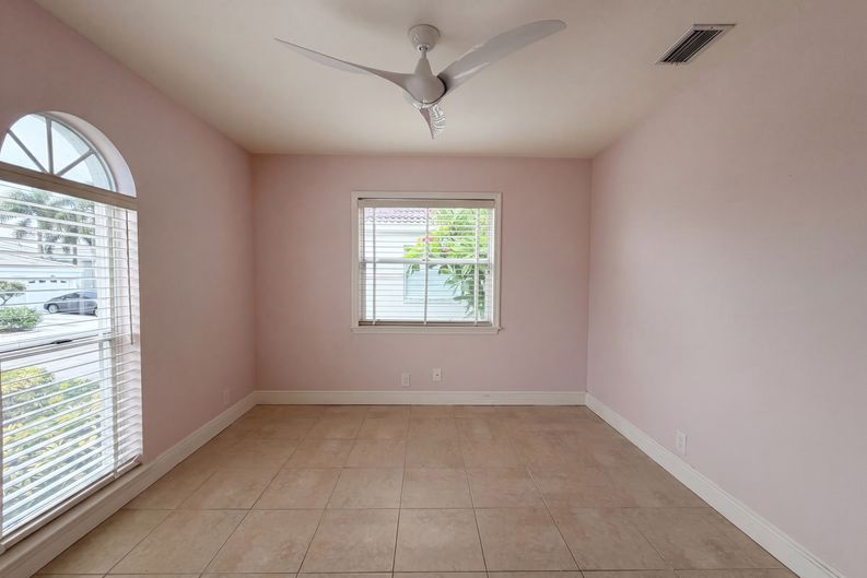 Photo 15 of 34 of 4816 61st Avenue Ter W, Bradenton, FL