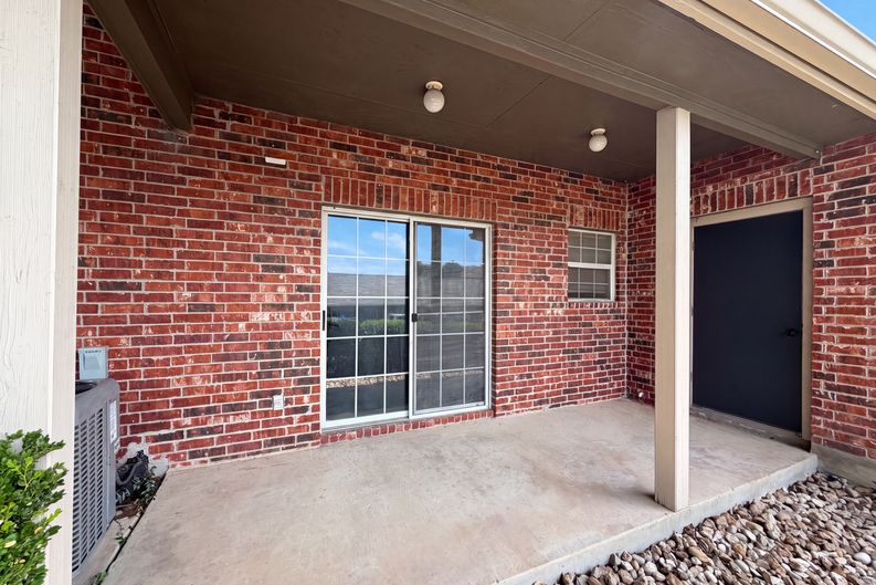 Photo 5 of 16 of 40 Chapel Hill Cir, San Antonio, TX