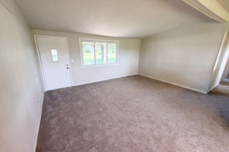 Photo 17 of 22 of 2584 E Phylbeck Ave, Terre Haute, IN