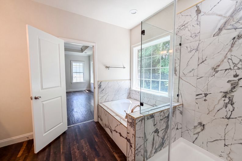 Photo 13 of 23 of 6420 Torrence Trace Dr, Huntersville, NC