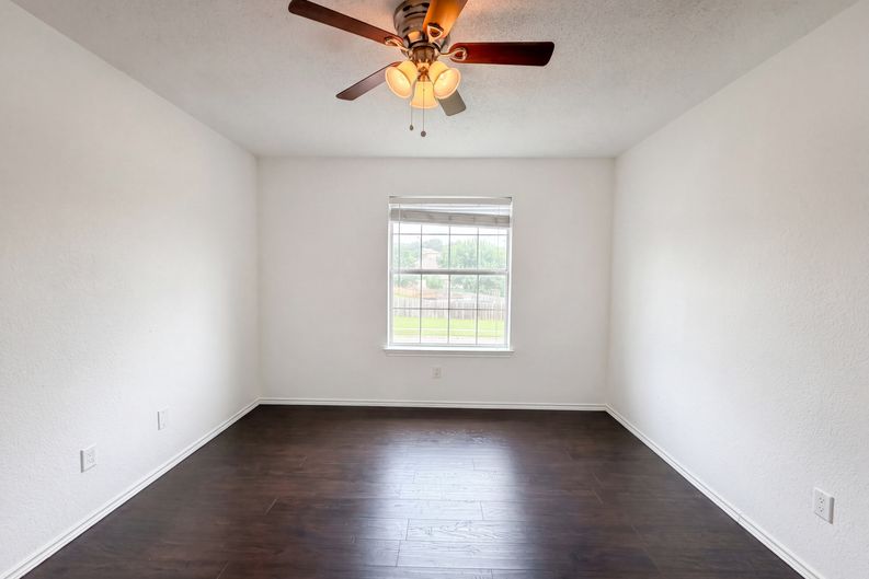 Photo 9 of 19 of 1301 Judy Ln, Copperas Cove, TX