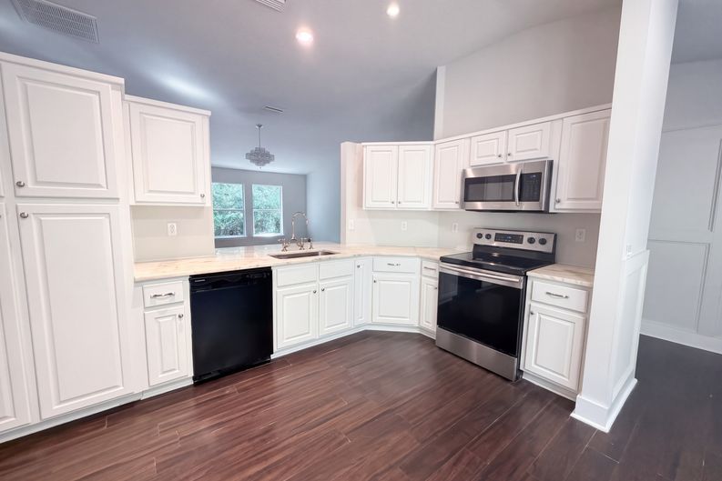Photo 3 of 18 of 4814 Dale Ct, Middleburg, FL