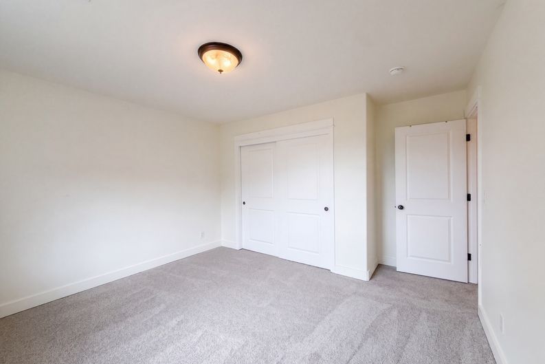 Photo 4 of 32 of 12606 NW Larry Ct, Portland, OR
