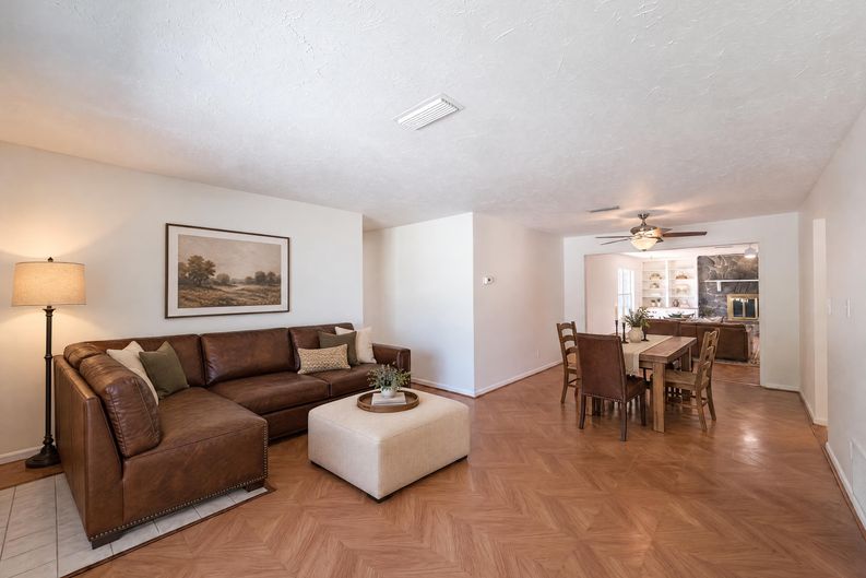 Photo 3 of 26 of 3010 Hatton St, Sarasota, FL