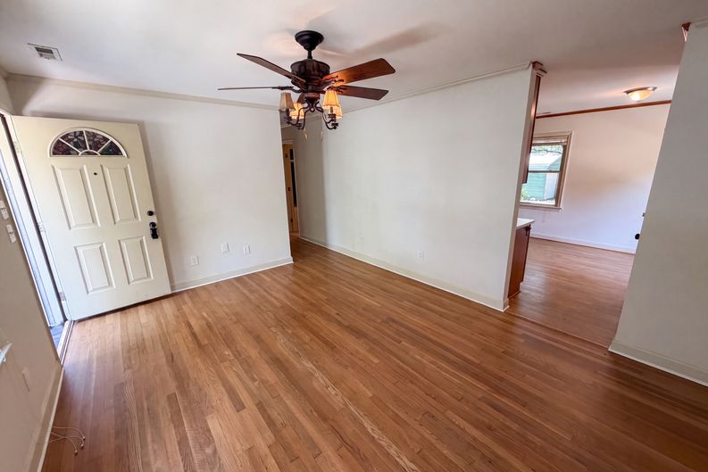 Photo 7 of 23 of 713 Ridgedale Ct, Charlotte, NC
