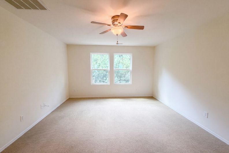 Photo 4 of 35 of 4732 Lonnie Dr, Rolesville, NC