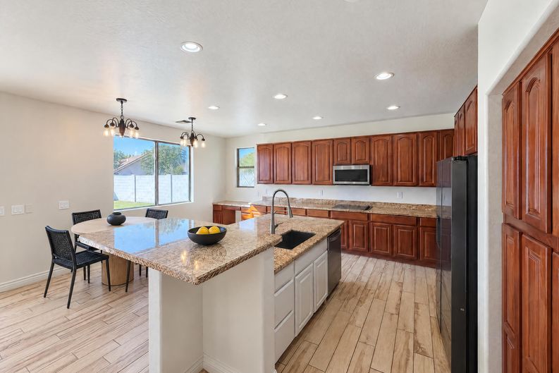 Photo 9 of 39 of 4415 W Paseo Way, Laveen, AZ