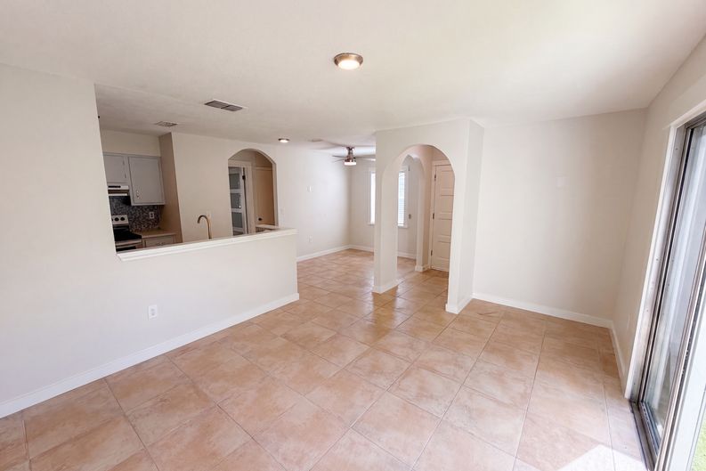 Photo 9 of 20 of 411 Dorchester Sq, Lake Mary, FL