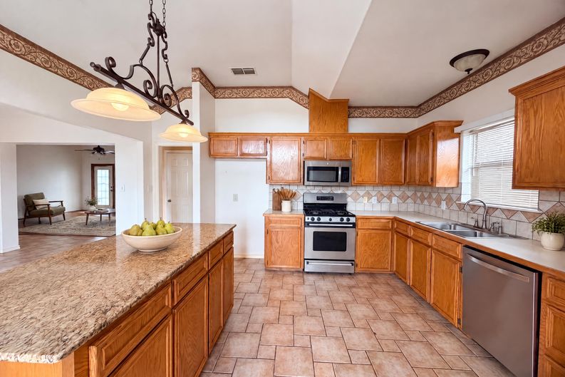 Photo 7 of 53 of 14925 Beal Dr, Corpus Christi, TX