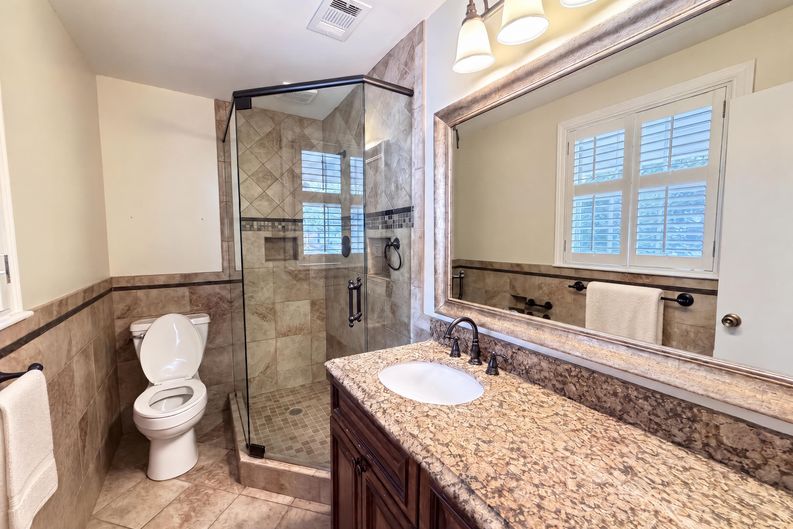 Photo 18 of 27 of 840 Highland Crest Dr, Nashville, TN
