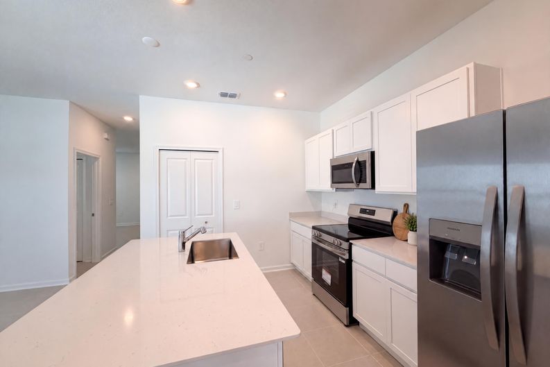 Photo 9 of 24 of 2172 Rider Rain Ln, Apopka, FL