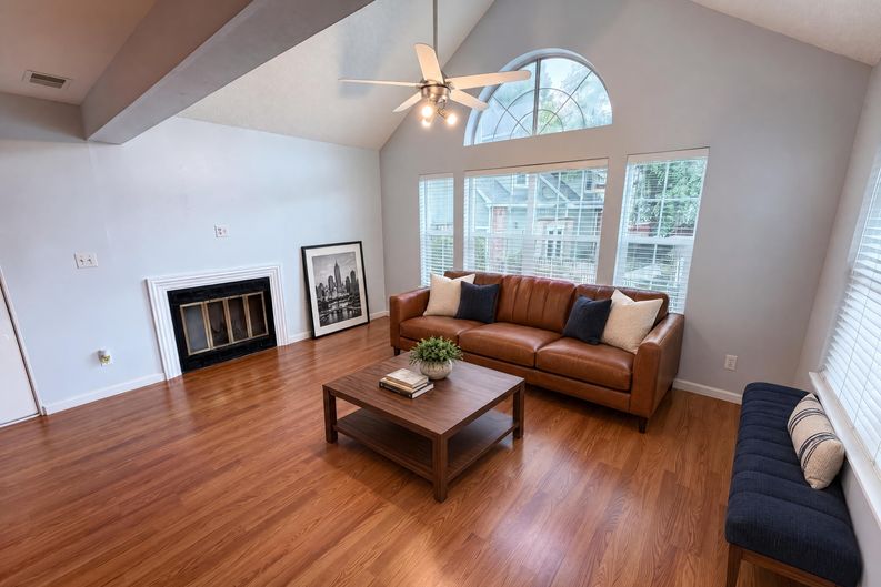 Photo 8 of 19 of 6702 S Ivy Way, Centennial, CO