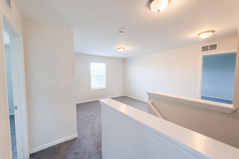 Photo 14 of 22 of 10103 Lakeview Dr, Taylor, MI