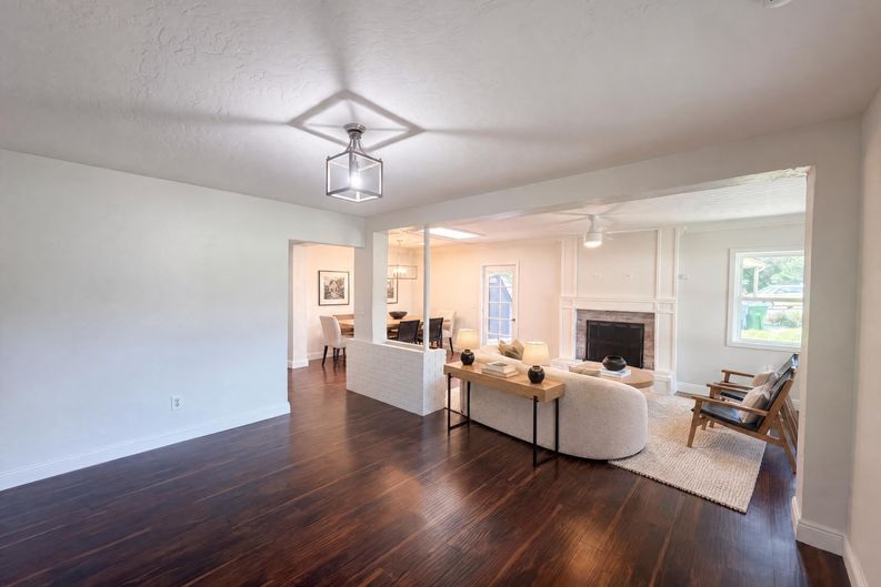 Photo 6 of 21 of 10806 W Elbow Dr, Tampa, FL