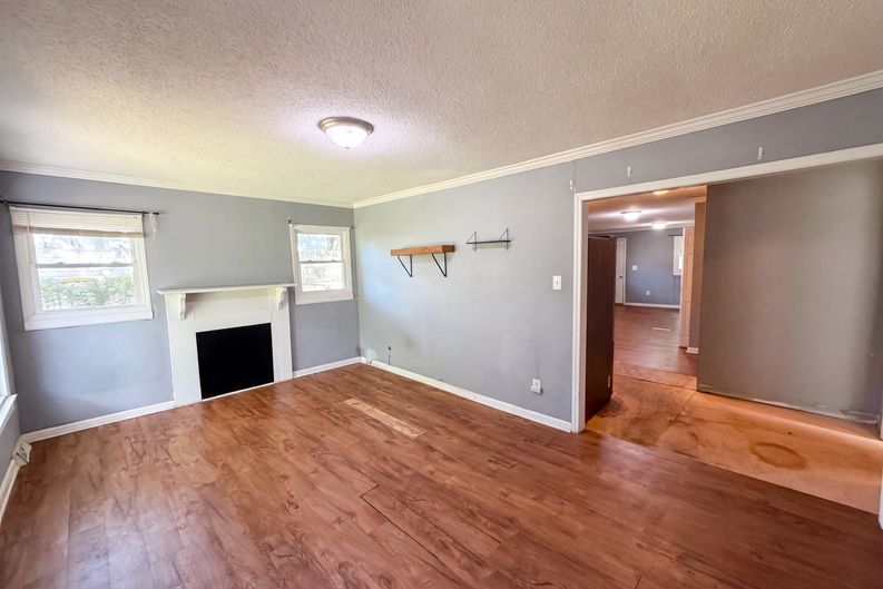 Photo 3 of 19 of 831 Fairview St, Kannapolis, NC