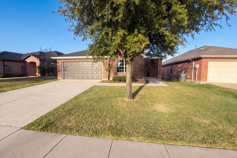 Photo 7 of 52 of 2821 Enchanted Eve Dr, Little Elm, TX