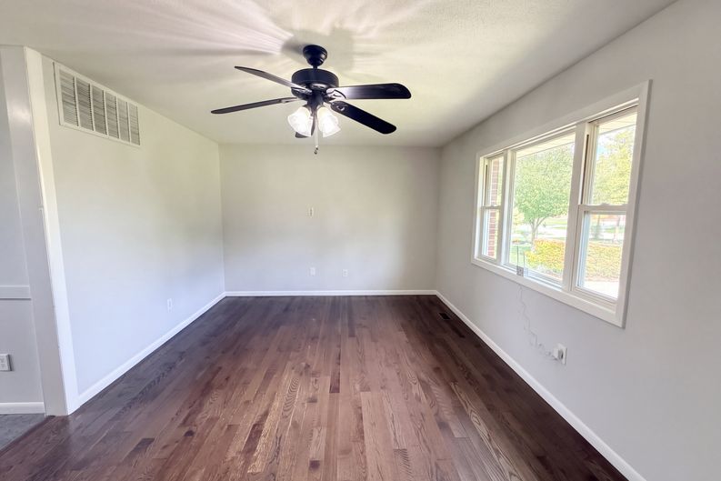 Photo 8 of 28 of 10820 Jackson St, Van Buren Township, MI