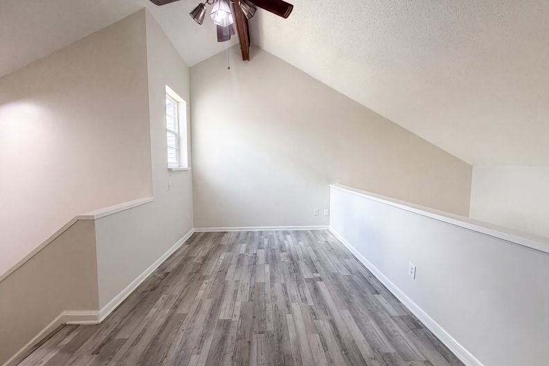 Photo 14 of 16 of 4747 Puritan Cir, Tampa, FL