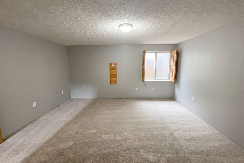 Photo 6 of 20 of 12117 Monaco Dr, Brighton, CO