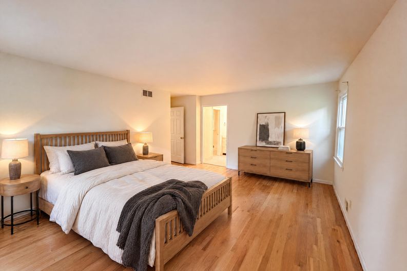 Photo 10 of 35 of 101 Wexford Way, Basking Ridge, NJ