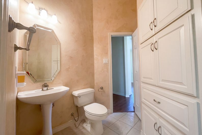 Photo 18 of 26 of 2741 Barrington Dr, Plano, TX