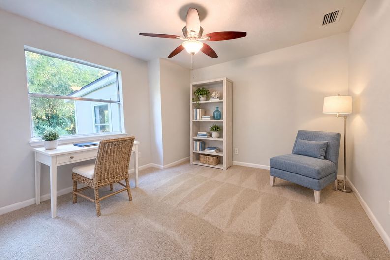 Photo 7 of 26 of 6535 Lou Dr N, Jacksonville, FL