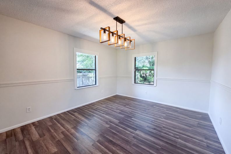 Photo 9 of 24 of 7023 Shindler Dr, Jacksonville, FL