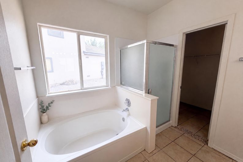 Photo 11 of 24 of 696 Troon Dr SE, Rio Rancho, NM