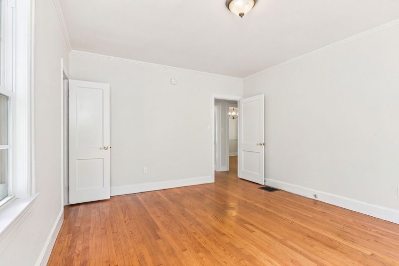 Photo 10 of 26 of 5608 Chapman Hwy, Knoxville, TN