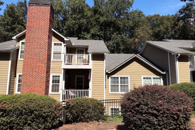 Photo 3 of 32 of 2090 River Heights Walk SE, Marietta, GA