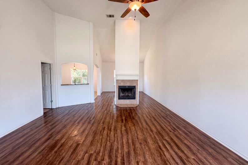 Photo 3 of 19 of 7712 Redbrush, Temple, TX
