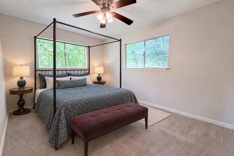 Photo 9 of 16 of 102 Dartmoor Dr, Schertz, TX
